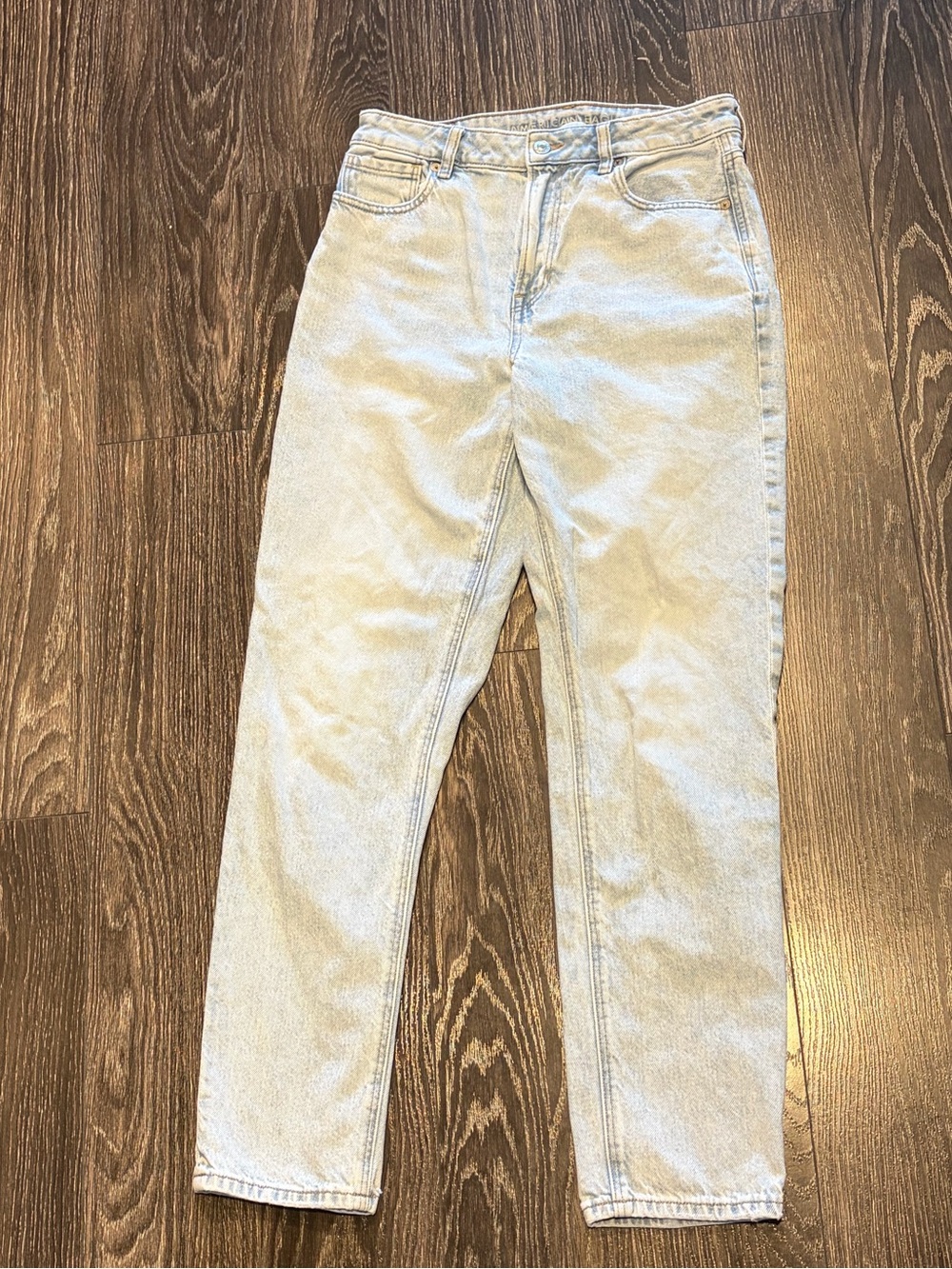 Light Blue Mom Straight Jeans || American Eagl
